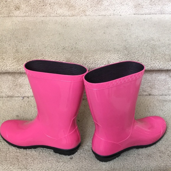 New UGG boots size 3 - Picture 3 of 6